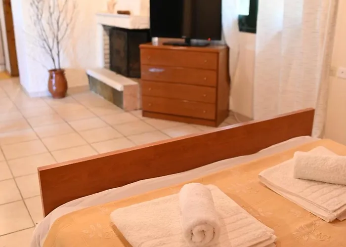 Apartamento Evas Agioi Theodoroi (Corinthia)